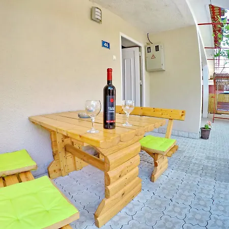 Ratkovic דירה טרביניה